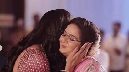 கிலோக்கணக்கில் நகைகள் மட்டுமல்ல.. மகளின் திருமணத்திற்கு நடிகை ராதா கொடுத்த மிகப்பெரிய சீதனம் என்ன தெரியுமா?