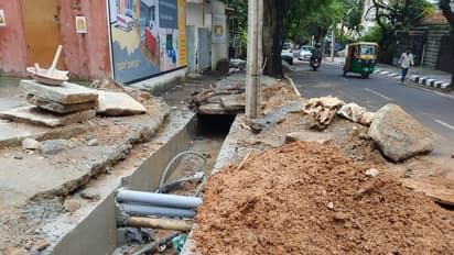 ಸಿಎಂ ಅವರೇ, ನಿಮ್ಮ ಸಚಿವರ ಇನೋವಾ ಕಾರು ಇಲ್ಲಿ ಈ ರಸ್ತೇಲಿ ಓಡಾಡೋದಿಲ್ಲ, ಬಡವ ಬಿದ್ದು ಸತ್ರೆ ನಿಮ್ಗೆ ಗೊತ್ತಾಗೋದು ಇಲ್ಲ!