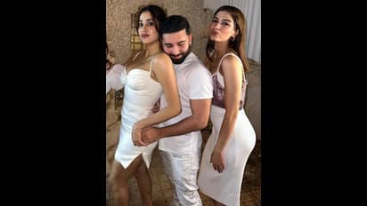 ನಟಿಯರ ಎದೆ ಮೇಲೆ ಸುಮ್ನೆ ಕೈ ಇಡಲ್ಲ: ಒಂದು ಫೋಟೋಗೆ ಸಿಗುತ್ತಂತೆ ಓರಿಗೆ 20 ರಿಂದ 30 ಲಕ್ಷ