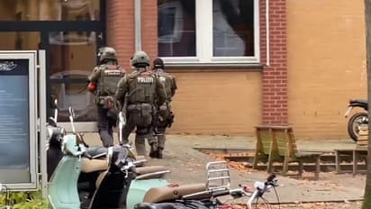 German police raid Hamburg school after armed Palestinian students threaten Christian teacher (WATCH)