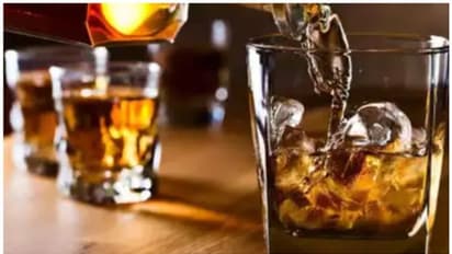 വ്യാജമദ്യ ദുരന്തം: 6 പേർക്ക് ജീവൻ നഷ്ടപ്പെട്ടു; 2 പേർ ഗുരുതരാവസ്ഥയിൽ; അന്വേഷണമാരംഭിച്ച് പൊലീസ്