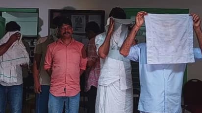 രഹസ്യവിവരം, പാഞ്ഞെത്തി വനംവകുപ്പ്; പിടികൂടിയത് 120 കിലോ ചന്ദനത്തടി, 'മറയൂര് ചന്ദനവും'