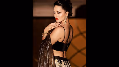 ದೀಪಾವಳಿಗೆ ಸನ್ನಿ ಹೊಸ ಫೋಟೋಶೂಟ್‌, 'ನನ್ನ ಮದುವೆಯಾಗ್ತೀಯಾ' ಅಂತನ್ನೋದಾ ಈ ವ್ಯಕ್ತಿ!