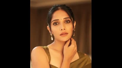 ಪಾಚಿ ಕಲರ್ ಸೀರೆಯಲ್ಲಿ ಲವ್ ಮಾಕ್ಟೇಲ್ ಸುಂದರಿ: ಮಿಲನಾ ಪೋಟೋ ನೋಡಿದ ಫ್ಯಾನ್ಸ್ ಹೀಗೆ ಅನ್ನೋದಾ!