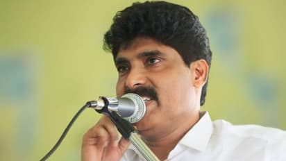 കുട്ടനാട്ടിലെ പ്രസാദിന്റെ ആത്മഹത്യ; 'അന്നമൂട്ടുന്ന കർഷകന് സര്ക്കാർ നല്കുന്നത് കൊലക്കയര്': ടി സിദ്ദീഖ്