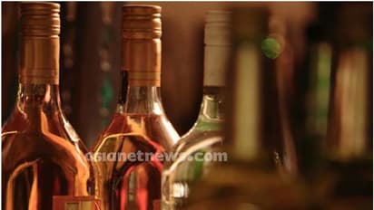 Liquor: మంచిర్యాలలో అక్రమంగా తరలిస్తున్న మద్యం పట్టివేత.. ఇద్దరిపై కేసు