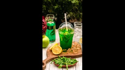 పండగ వేళ.. ది బెస్ట్ డీ టాక్స్ డ్రింక్స్ ఇవే..!