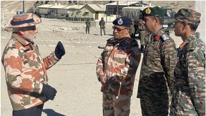 പതിവ് തെറ്റിച്ചില്ല; ഇത്തവണയും ധീരജവാൻമാർക്കൊപ്പം ദീപാവലി ആഘോഷിച്ച് പ്രധാനമന്ത്രി