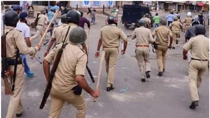 മുഖ്യമന്ത്രിയുടെ ഓഫീസ് സ്റ്റാഫ് ചമഞ്ഞ് മോഡലിനോട് കൊടും ക്രൂരത; കോടതി വളപ്പിൽ പൊലീസിനെ പറ്റിച്ച് രക്ഷപ്പെട്ടു