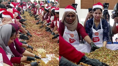 ഗര്ഭകാലം ആഘോഷമാക്കി ആശുപത്രിയില് കേക്ക് മിക്സിംഗ്; നിറവയറുമായി പങ്കെടുത്തത് 70 പേര്