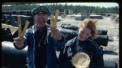 300 വര്ഷം മുമ്പ് തകര്ന്ന പടക്കപ്പലില് നിന്നും മുങ്ങിയെടുത്തത് 40 കോടി ഡോളറിന്റെ നിധി !