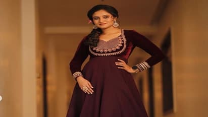 ಜೀವನ ಸಂಗಾತಿ ಬಗ್ಗೆ ಮಾಹಿತಿ ನೀಡಿದ ‘ಕನ್ನಡತಿ’ ರಂಜನಿ ರಾಘವನ್’ಗೆ ಕ್ಲಾಸ್ ತೆಗೆದುಕೊಂಡ ನೆಟ್ಟಿಗರು!