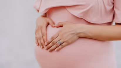 പ്രസവാവധി നിഷേധിക്കപ്പെട്ടു; പരാതിക്കാരിക്ക് ഒരു ലക്ഷം രൂപ നഷ്ടപരിഹാരം നൽകാൻ ഉത്തരവിട്ട് മദ്രാസ് ഹൈക്കോടതി