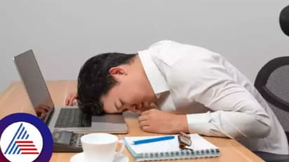 ವಾರದ ಈ ದಿನ ಉದ್ಯೋಗಿಗಳು ಕೆಲ್ಸ ಮಾಡೋಕೆ ಸಿಕ್ಕಾಪಟ್ಟೆ ಸೋಮಾರಿಗಳಂತೆ!