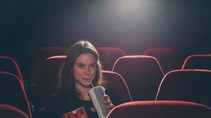 സിനിമാ റിവ്യൂ ചെയ്യാന്‍ ലക്ഷം പ്രതിഫലം; സ്വപ്ന ജോലിയില്‍ കണ്ട് തീര്‍ക്കേണ്ടത് വെറും 12 സിനിമകള്‍ !