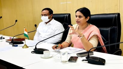 ಎಕರೆಗೆ 4 ಕೋಟಿ ಪರಿಹಾರ ನೀಡುವಂತೆ ಪ್ರಸ್ತಾವನೆ ಸಲ್ಲಿಸಿ: ಸಚಿವೆ ಲಕ್ಷ್ಮೀ ಹೆಬ್ಬಾಳಕರ್