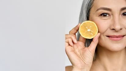 മുഖം കണ്ടാല് പ്രായം പറയാതിരിക്കാന് പതിവായി കഴിക്കാം ഈ പന്ത്രണ്ട് പഴങ്ങള്...