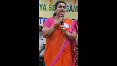 నల్లగా ఉండేది, పనిమనిషి పాత్రలు చేసేది.. మంత్రి రోజాపై నటి షాకింగ్ కామెంట్స్..