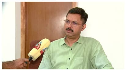 വ്യാജ തിരിച്ചറിയൽ കാർഡ് വിവാദം; 'കോൺഗ്രസ് വിശദീകരണം നൽകണം, ഡിജിപി അന്വേഷിക്കും'; മുഖ്യ തെരഞ്ഞെടുപ്പ് ഓഫീസർ