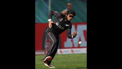 ഐപിഎല്‍ താരലേലം: രചിന്‍ രവീന്ദ്രയുടെ അടിസ്ഥാന വില 50 ലക്ഷം! കോടികളെറിയാന്‍ ആര്‍സിബി, പിന്നാലെ രാജസ്ഥാനും