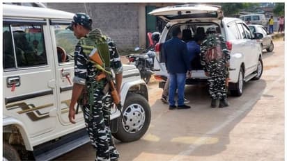 ಛತ್ತೀಸ್ಗಢದಲ್ಲಿ ಮತಯಂತ್ರ ಸಾಗಿಸುತ್ತಿದ್ದ ವಾಹನ ಸ್ಪೋಟಿಸಿದ ನಕ್ಸಲರು; ಯೋಧ ಬಲಿ: 2 ರಾಜ್ಯಗಳಲ್ಲಿ ಉತ್ತಮ ಮತದಾನ