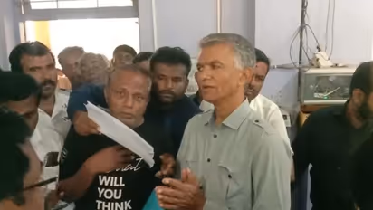 ತುರುವೇಕೆರೆ ತಾಲೂಕು ಕಚೇರಿಗೆ ಕೃಷ್ಣ ಬೈರೇಗೌಡ ದಿಢೀರ್ ಭೇಟಿ: ಅಧಿಕಾರಿಗಳನ್ನು ತರಾಟೆಗೆ ತೆಗೆದುಕೊಂಡ ಸಚಿವರು