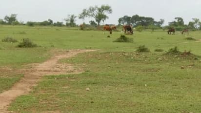 ಚಾಮರಾಜನಗರ: ಗೃಹ ಮಂಡಳಿ ನಿವೇಶನ ಹಂಚಿಕೆ,  ಭೂಸ್ವಾಧೀನ ಪ್ರಕ್ರಿಯೆ ಇಲ್ಲದೆ ಜನ ಕಂಗಾಲು..!
