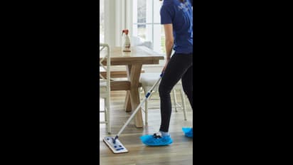 வீடு துடைக்கும் தண்ணீரில் இத கலந்து பாருங்க.. வீட்டின் தரை மின்னும்!