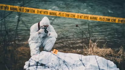 റഷ്യന് ദമ്പതികളുടെ മൃതദേഹങ്ങള് കുളത്തില് നഗ്നമായ നിലയില്; കൈകളില് മുറിവേറ്റ പാടുകള്