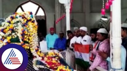 ಭಾರತ ತಂಡದ ಗೆಲುವಿಗೆ ದರ್ಗಾದಲ್ಲಿ ಮುಸ್ಲಿಂ ಬಾಂಧವರ ವಿಶೇಷ ಪ್ರಾರ್ಥನೆ; ಇತ್ತ ಆರ್ಆರ್ ನಗರದ ಅರ್ಚಕರಿಂದ ಚಂಡಿಕಾ ಹೋಮ!