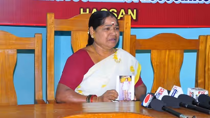 ಹಾಸನ: 33 ವರ್ಷದ ಮಗಳಿಗೆ ಮೆದುಳು ಜ್ವರ ಚಿಕಿತ್ಸೆಗಾಗಿ ನೆರವು ಕೋರಿದ ತಾಯಿ