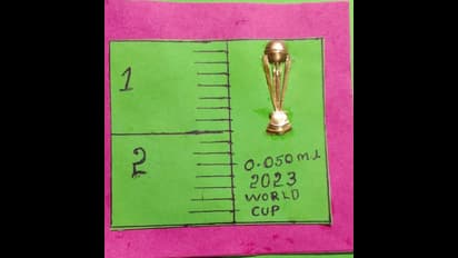 24 ಕ್ಯಾರೆಟ್‌ ಚಿನ್ನದಲ್ಲಿ ಮಿನಿ ವಿಶ್ವಕಪ್ ಕೆತ್ತಿದ ಸ್ವರ್ಣಶಿಲ್ಪಿ! ಸಮುದ್ರದಾಳದಲ್ಲಿ ಭಾರತಕ್ಕೆ ವಿಶ್‌ ಮಾಡಿದ ಅಭಿಮಾನಿ!