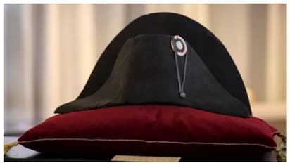 നെപ്പോളിയന് ബോണാപാര്ട്ടിന്റെ തൊപ്പി ലേലത്തിന്; പ്രതീക്ഷിക്കുന്ന വില കോടികള് !