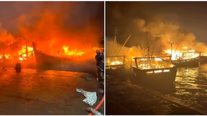 துறைமுகத்தில் தீ விபத்து..! கொழுந்துவிட்டு எரியும் 60க்கும் மேற்பட்ட படகுகள்- போராடும் தீயணைப்பு வீரர்கள்
