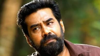 ആ ചരിത്ര പുരുഷനായി ഹിറ്റ് സംവിധായകൻ എത്തിയപ്പോള്‍ ശബ്‍ദം ബിജു മേനോന്റേത്, അപൂര്‍വ കഥ