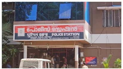 'വസ്ത്രം അഴിച്ച് ജനനേന്ദ്രിയത്തിൽ കത്തിവെക്കുമെന്ന് ഭീഷണി, കൊല്ലത്ത് 14കാരനെ സംഘം ചേർന്ന് ആക്രമിച്ചു'; പരാതി