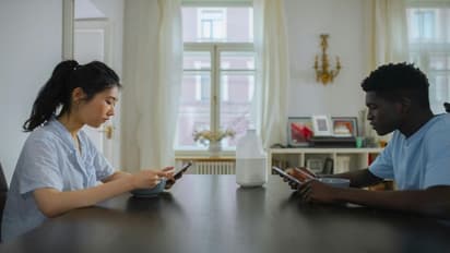 உங்கள் உறவை முற்றிலும் மகிழ்ச்சியாக மாற்றக்கூடிய முக்கியமான விஷயங்கள்.. தம்பதிகளே கவனிங்க..