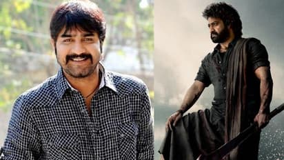 Devara : షూటింగ్ లో శ్రీకాంత్ కు గాయం.. కాలికి పట్టి కట్టుకునే.. ఏమైందంటే?