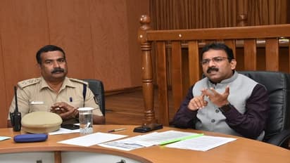 ಚಿಕ್ಕಬಳ್ಳಾಪುರ: 1 ವರ್ಷ ಸಾಲ ಮರುಪಾವತಿಸಿ ಎಂದು ರೈತರನ್ನು ಕೇಳುವಂತಿಲ್ಲ, ಡಿಸಿ ಖಡಕ್ ಆದೇಶ