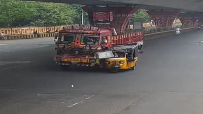 Breaking News : ఏపీలో రక్తమోడిన రహదారులు...  రోడ్డు ప్రమాదాల్లో ఇద్దరు మృతి, 14 మందికి గాయాలు (సిసి ఫుటేజి)