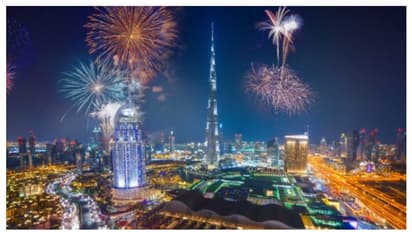 പ്രവാസികൾക്ക് ആഘോഷ ദിനങ്ങൾ; 2024 'പൊടിപൊടിക്കും', അവധി ദിവസങ്ങൾ പ്രഖ്യാപിച്ചു, പൊതു, സ്വകാര്യ മേഖലക്ക് ബാധകം