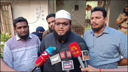 மாட்டுக்கறி சாப்பிடுறியா? அரசுப் பள்ளி மாணவியை சித்ரவதை செய்த ஆசிரியை - அதிகாரிகள் விசாரணை