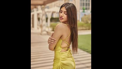 శ్రీలీలకి దెబ్బ మీద దెబ్బ.. మరో కృతి శెట్టి అవుతుందా?.. తప్పు తెలుసుకోకపోతే తిప్పలే?