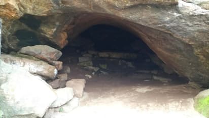 മറ്റ് ദിവസങ്ങളിൽ ഗുഹ നൂഴുന്നത് പ്രേതാത്മാക്കളെന്ന് വിശ്വാസം; തിരുവില്വാമലയിലെ പുനർജനി നൂഴൽ വ്യാഴാഴ്ച 