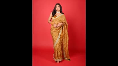 కొంగు పక్కకు జరిపి మంట పెట్టేసిన హేబా పటేల్.. పద్ధతిగా మెరిసినా కుర్ర గుండెల్లో అలజడేగా