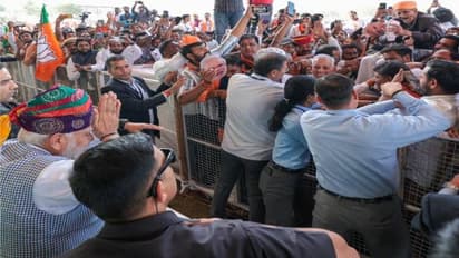 మోడీ సభకు పోటెత్తిన జనం , వారిలో 95 ఏళ్ల బీజేపీ కార్యకర్త .. అంతమందిలోనూ గుర్తించి పలకరించిన ప్రధాని