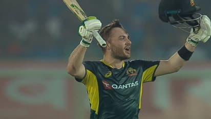 Fastest T20 Century: வான வேடிக்கை காட்டிய ஜோஷ் இங்கிலிஷ் – 7 சிக்ஸர், 7 பவுண்டரி உள்பட சதம் அடித்து சாதனை!