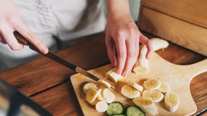 വാഴപ്പഴത്തിനൊപ്പം ഈ അഞ്ച് ഭക്ഷണങ്ങള് കഴിക്കരുതേ...