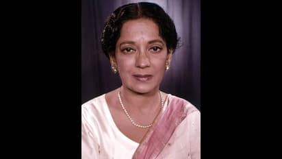 15ನೇ ವಯಸ್ಸಿನಲ್ಲಿ ವಿವಾಹವಾಗಿ 4 ಮಕ್ಕಳ ತಾಯಿ, ವಿಚ್ಛೇದನದ ನಂತರ ಬಣ್ಣ ಹಚ್ಚಿ ಸೂಪರ್‌ ಸ್ಟಾರ್ ಆದ ನಟಿ!