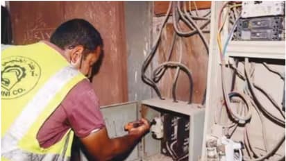 പ്രവാസി ബാച്ചിലര്മാരുടെ താമസ സ്ഥലങ്ങളിൽ വ്യാപക പരിശോധന; 415 പ്രോപ്പര്ട്ടികളിലെ വൈദ്യുതി വിച്ഛേദിച്ചു